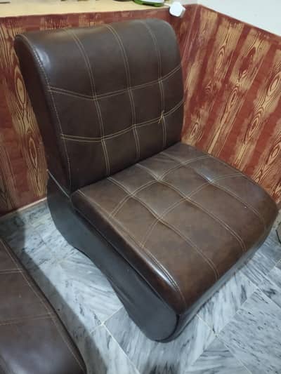 Office Sofa's for sale in 9.5 condition