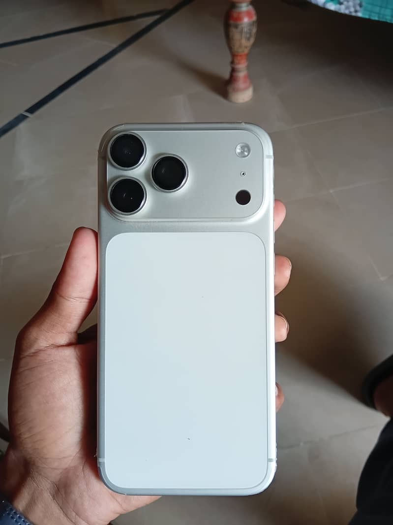Apple iPhone 17 Pro Max 0