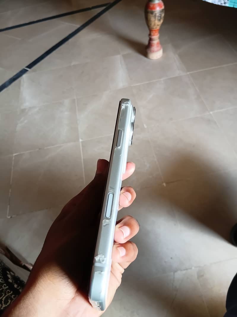 Apple iPhone 17 Pro Max 3