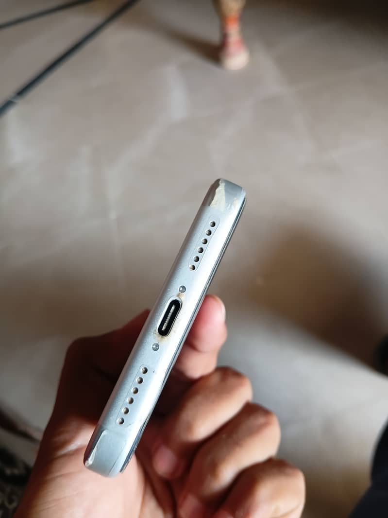 Apple iPhone 17 Pro Max 4