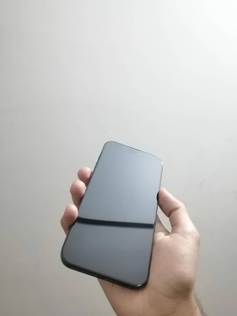 Apple iPhone 15 Pro Max 1