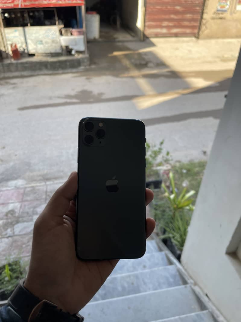 Apple iPhone 11 Pro Max 0