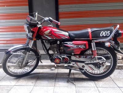 Honda 125 2017 Model Lush Condition With Dubble Samaan Urgent Forsale