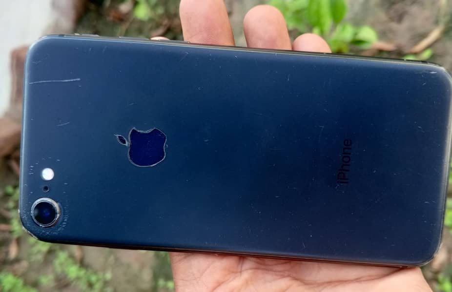Apple iPhone 8 4