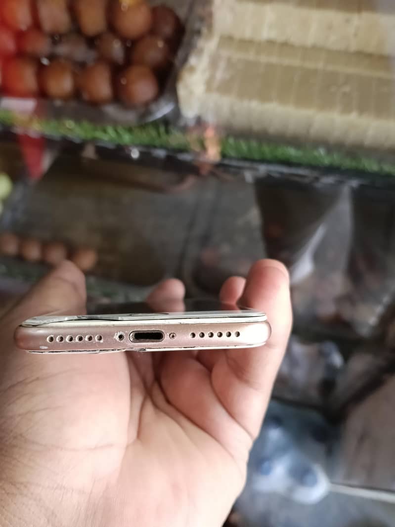 Apple iPhone 8 4