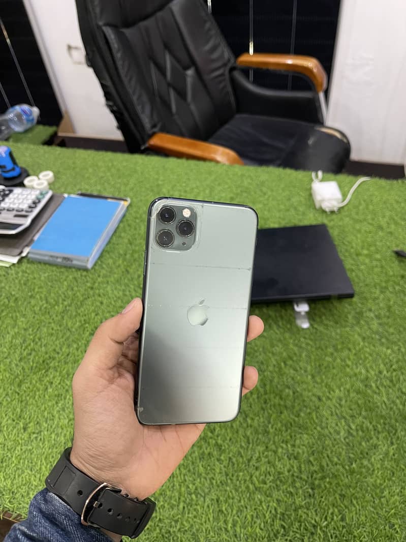 Apple iPhone 11 Pro Max 2