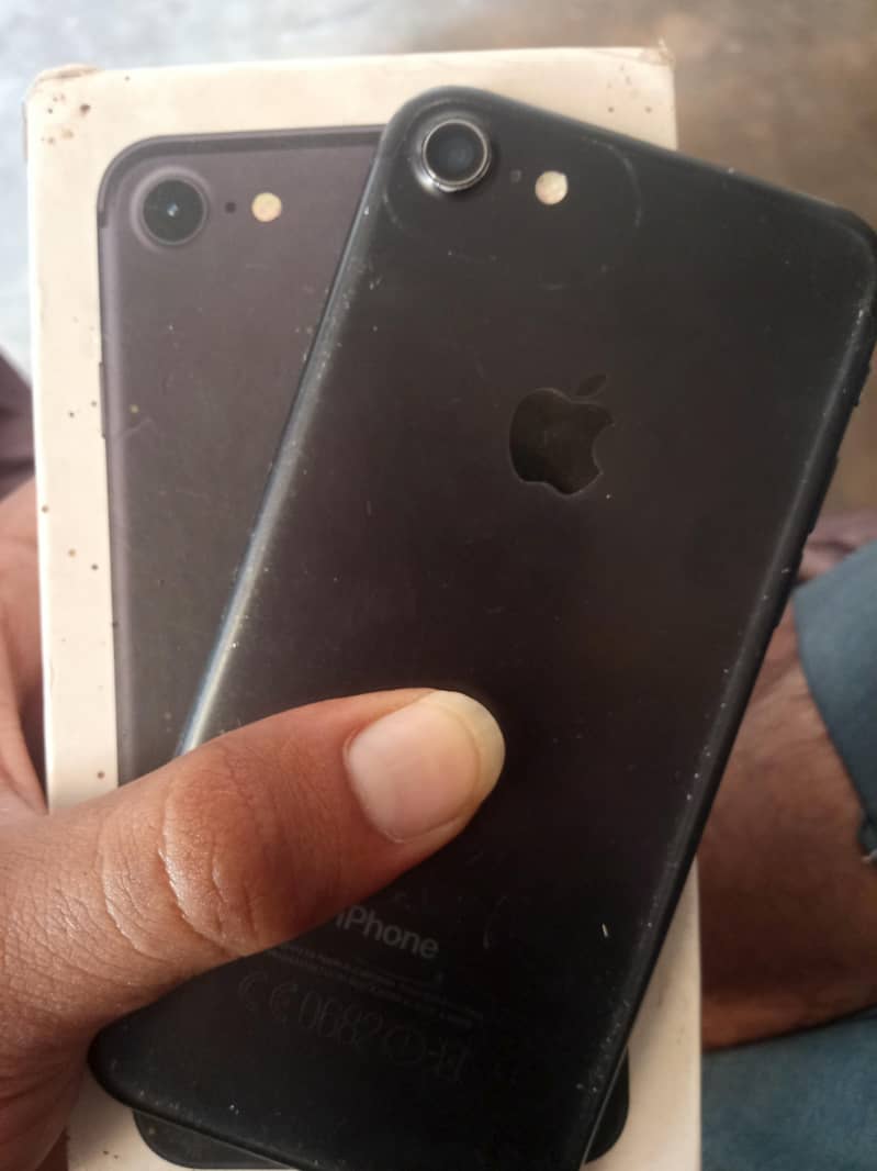 Apple iPhone 7 3