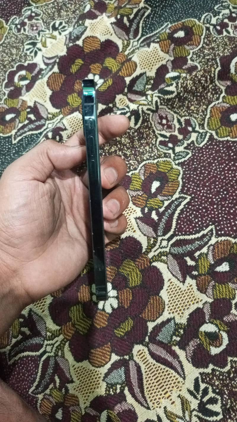 Apple iPhone 12 Pro 3