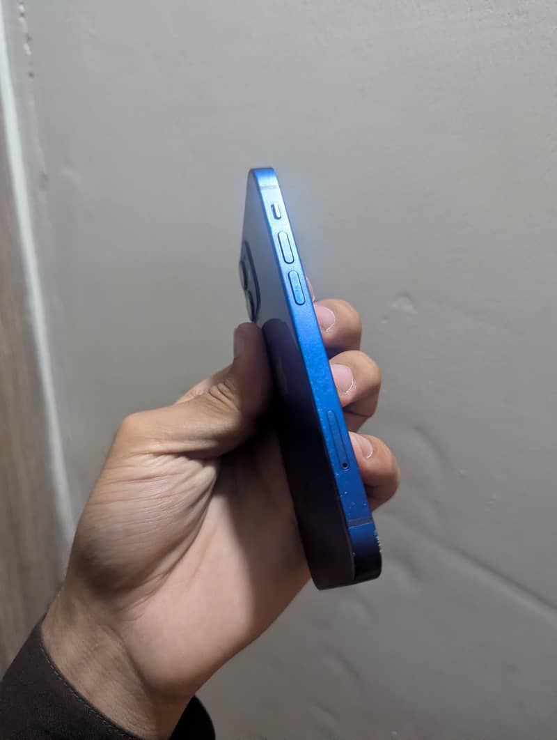 Apple iPhone 12 mini 4