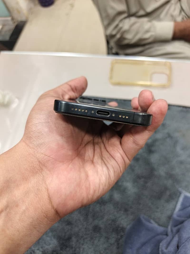 Apple iPhone 15 Pro 1