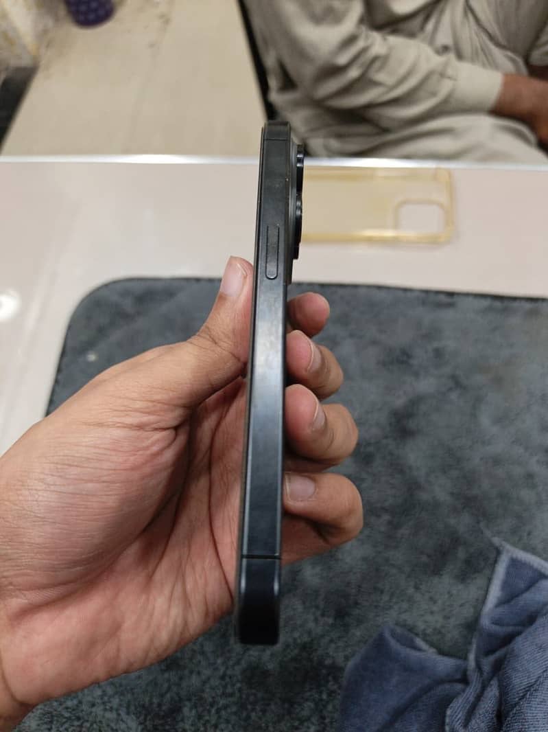 Apple iPhone 15 Pro 11