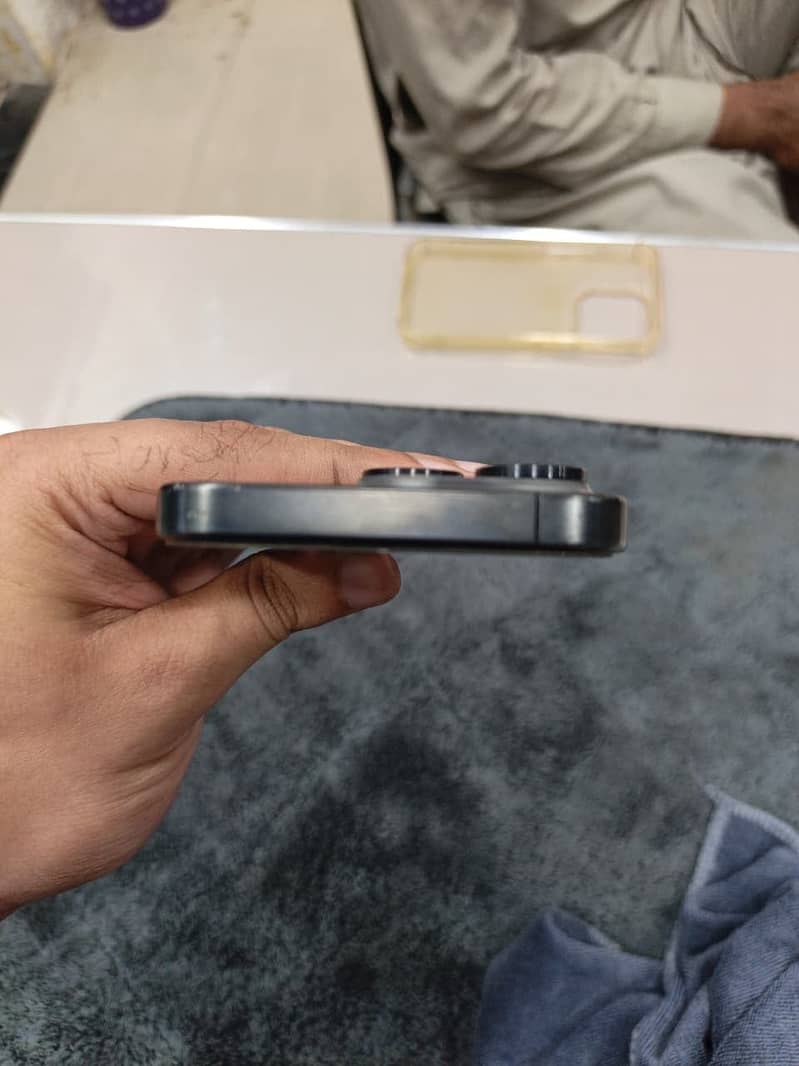 Apple iPhone 15 Pro 12
