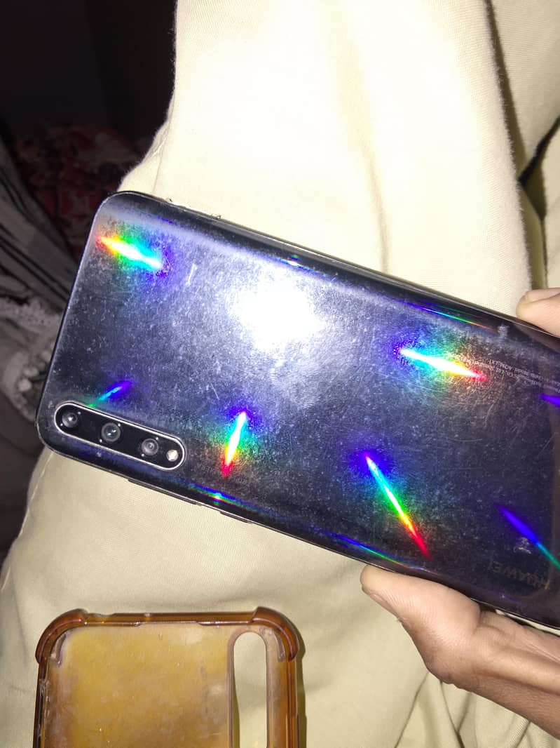 Huawei Y8p 1