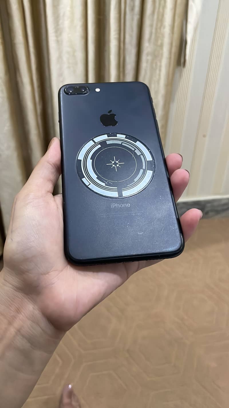 Apple iPhone 7 Plus 2