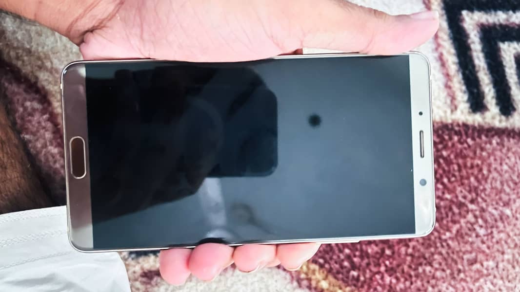 Huawei Mate 10 3