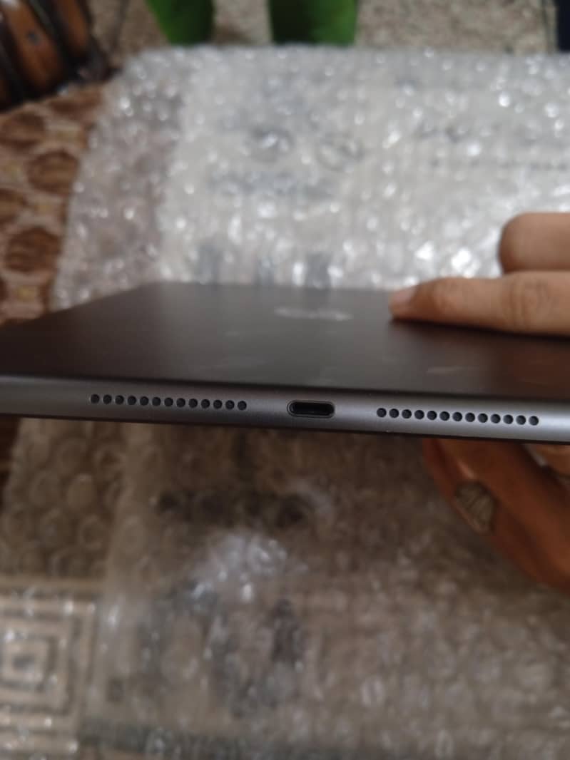 ipad 7th generation UK IMPORT 1