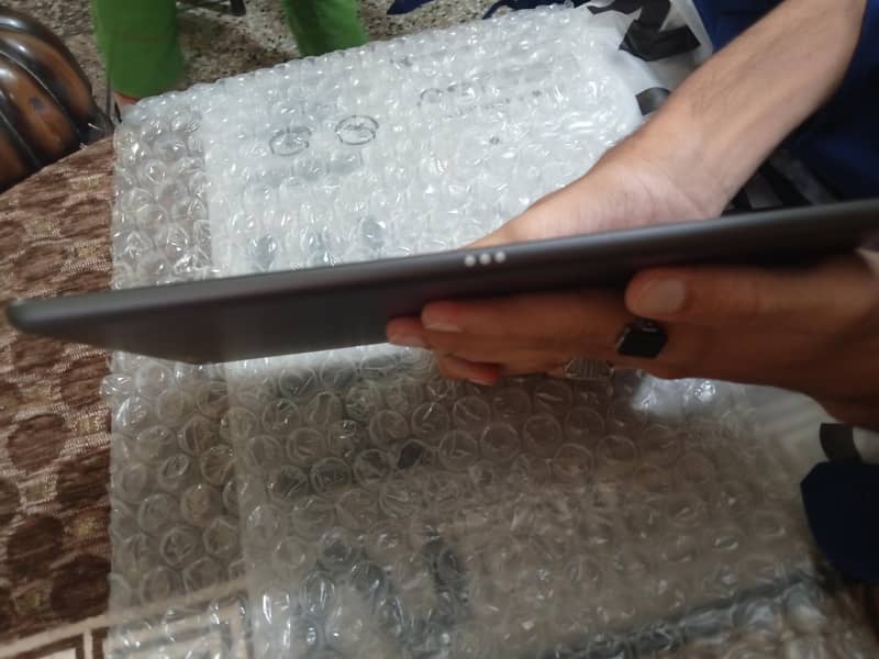 ipad 7th generation UK IMPORT 3
