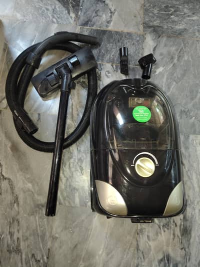 impoted vacuum brand new condition only11000