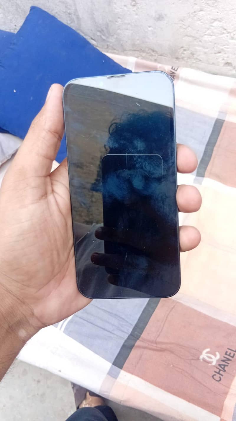 Apple iPhone 13 1