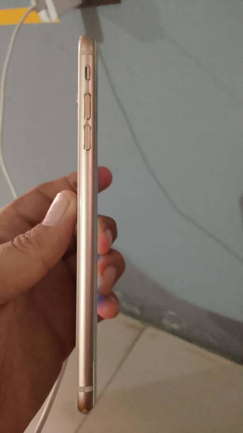 Apple iPhone 8 Plus 1