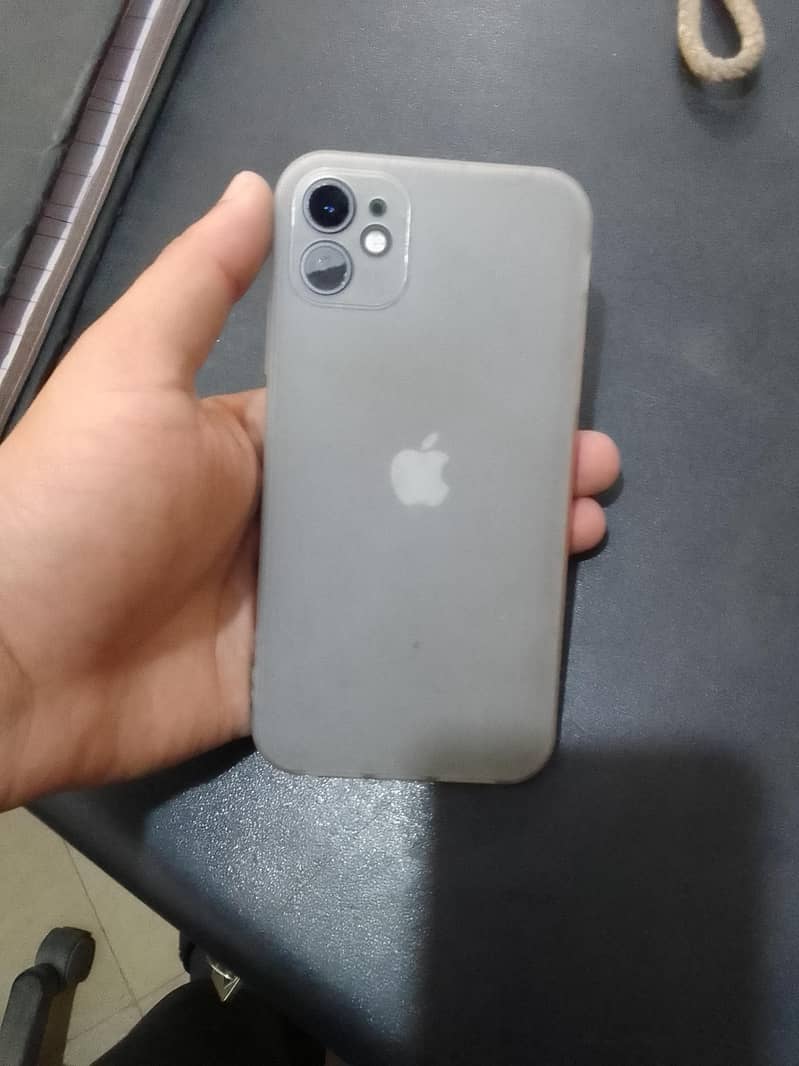 Apple iPhone 11 3