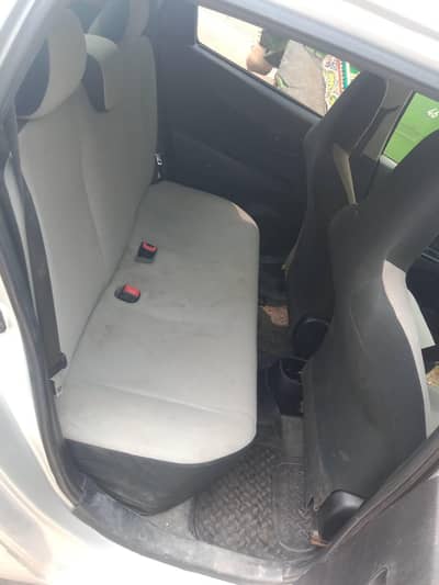 Toyota Vitz 2015