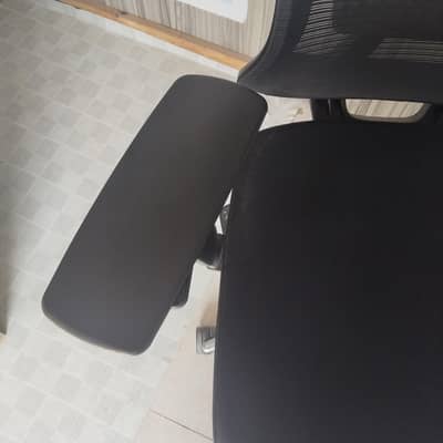 360 office CEO chair 10/9 condition