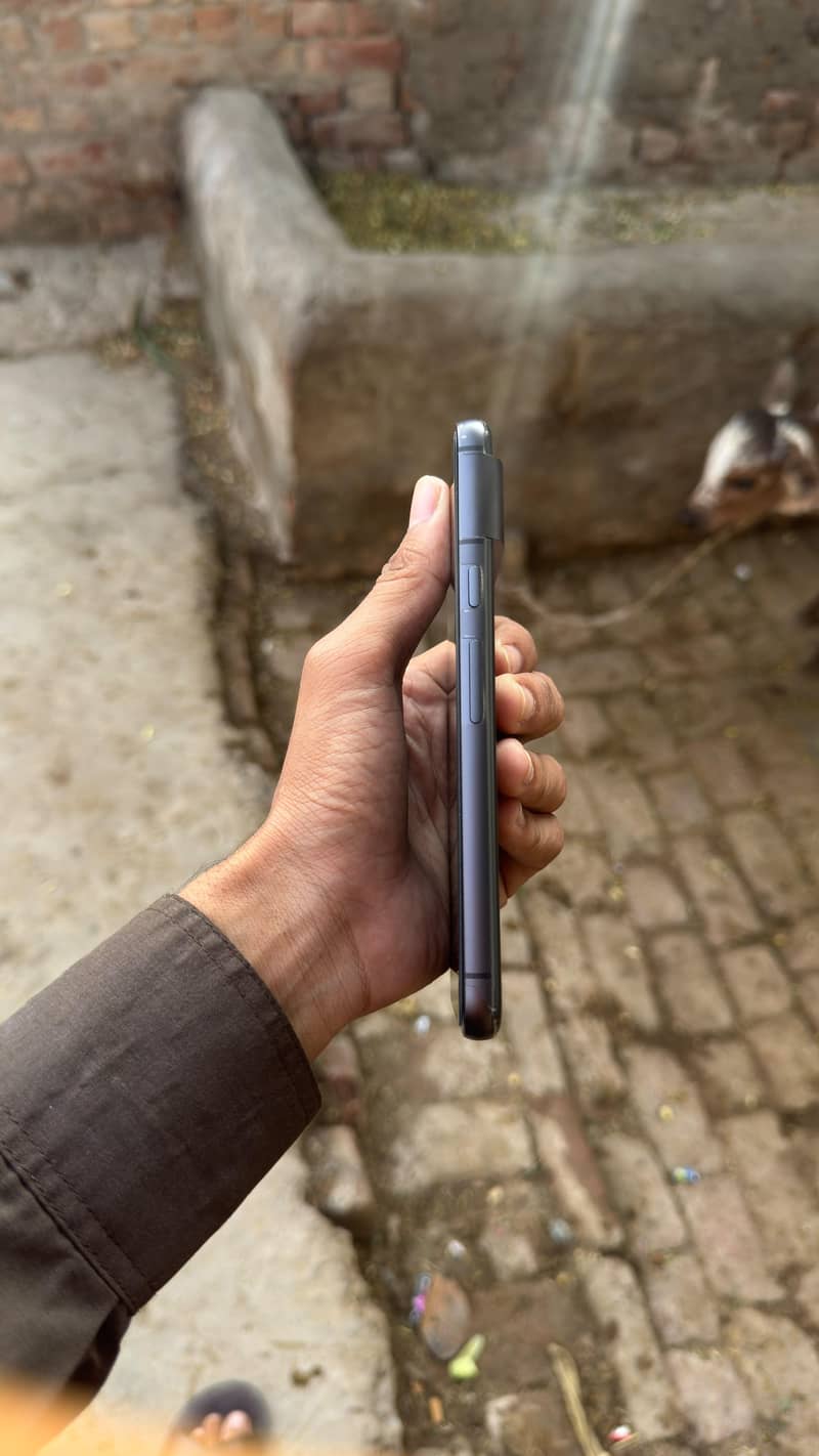 Google Pixel 8 3