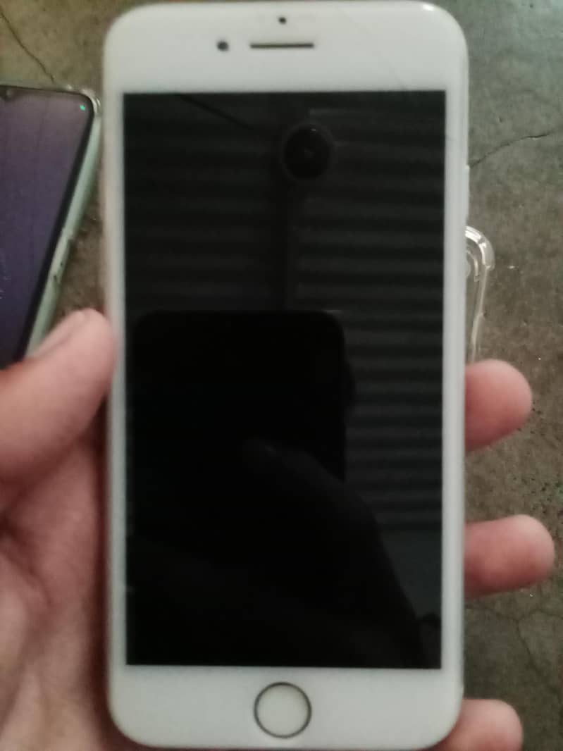 Apple iPhone 7 1