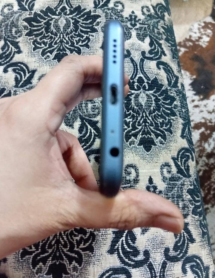 Tecno Spark 8C 1