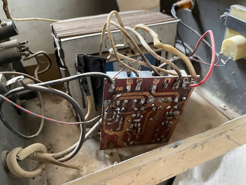 Voltage stabilizer 4