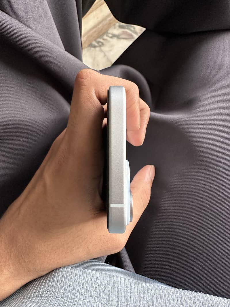 Apple iPhone 15 4