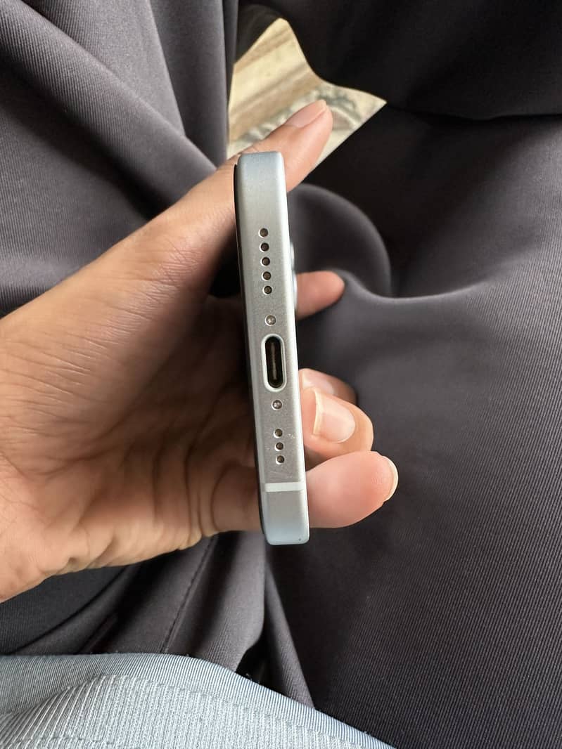 Apple iPhone 15 5
