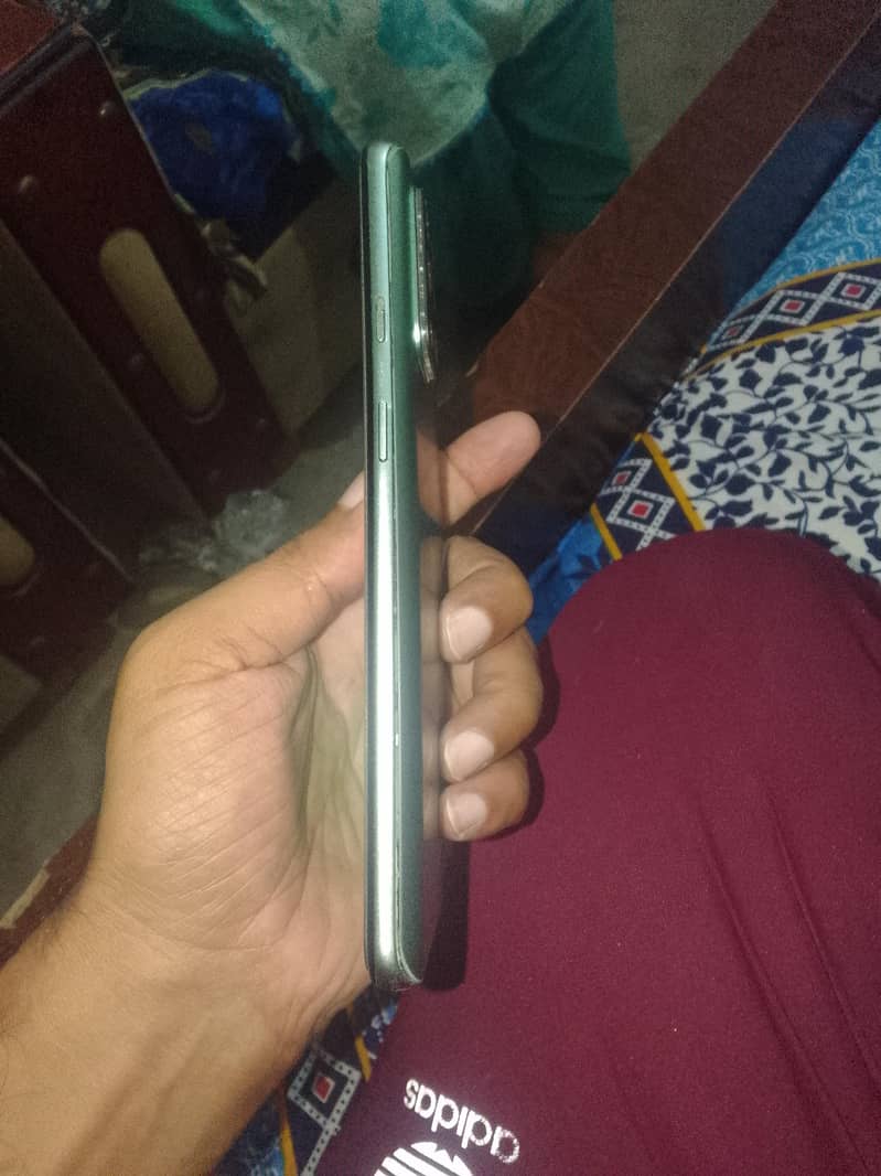 One Plus 9R 5