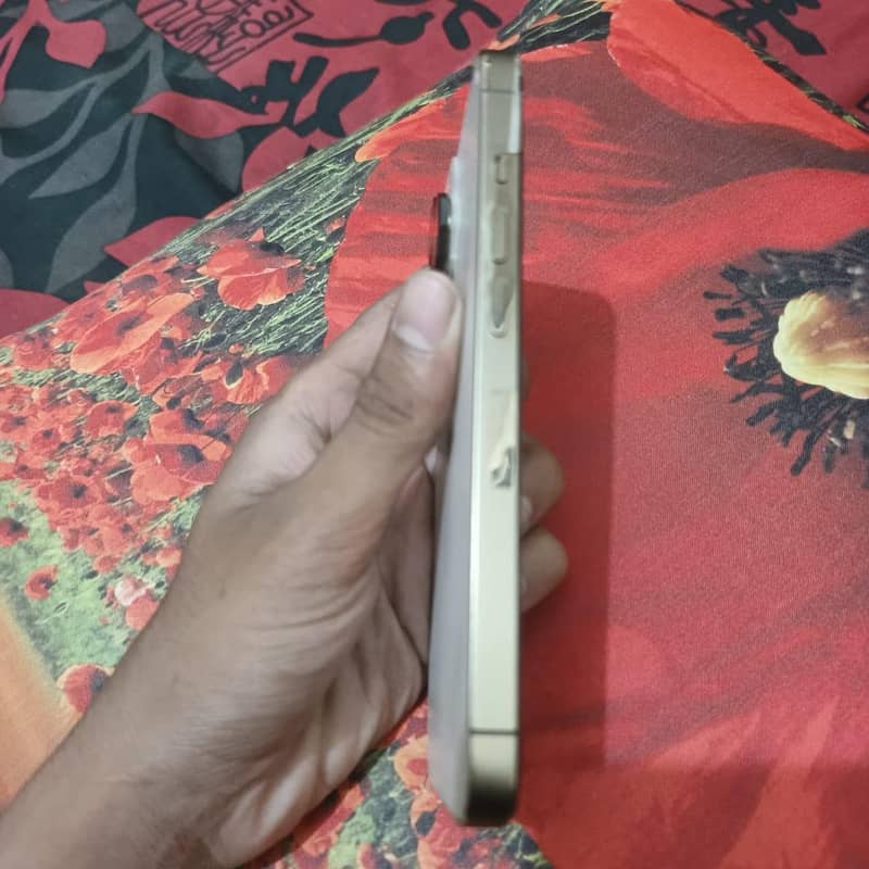 Apple iPhone 13 Pro 4