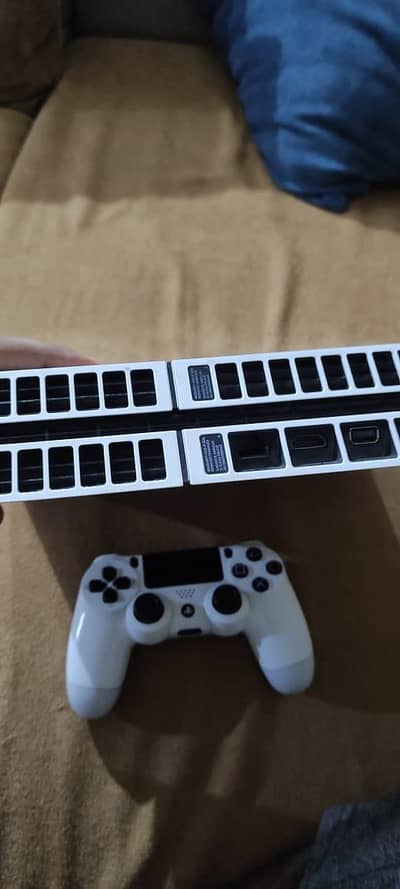 Playstation 4 glacier white