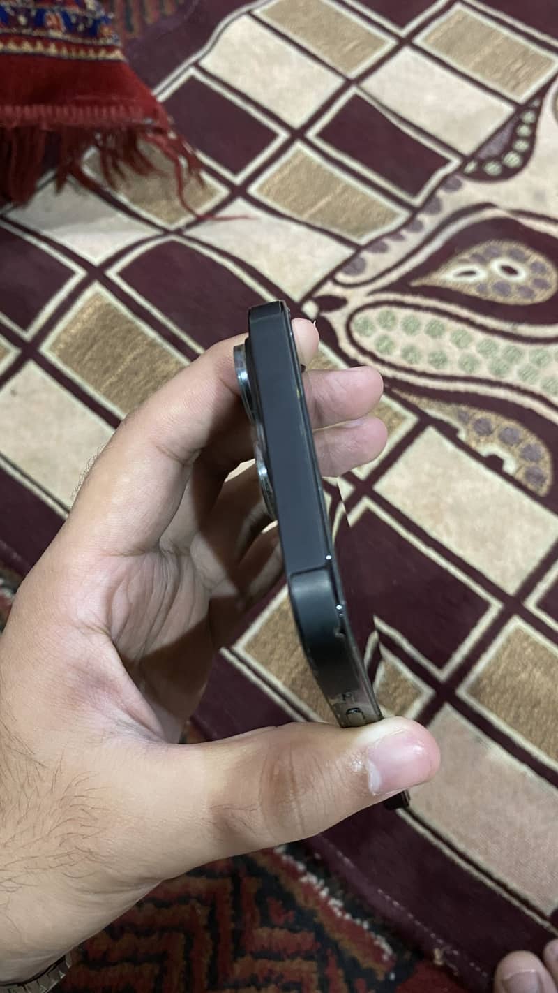 Apple iPhone 14 Pro Max 4