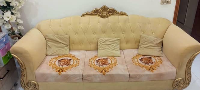 six seater sofa set in excellent condition