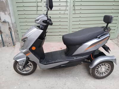 Orevo M7 Electric Scooty | 3-Wheeler | New Batteries