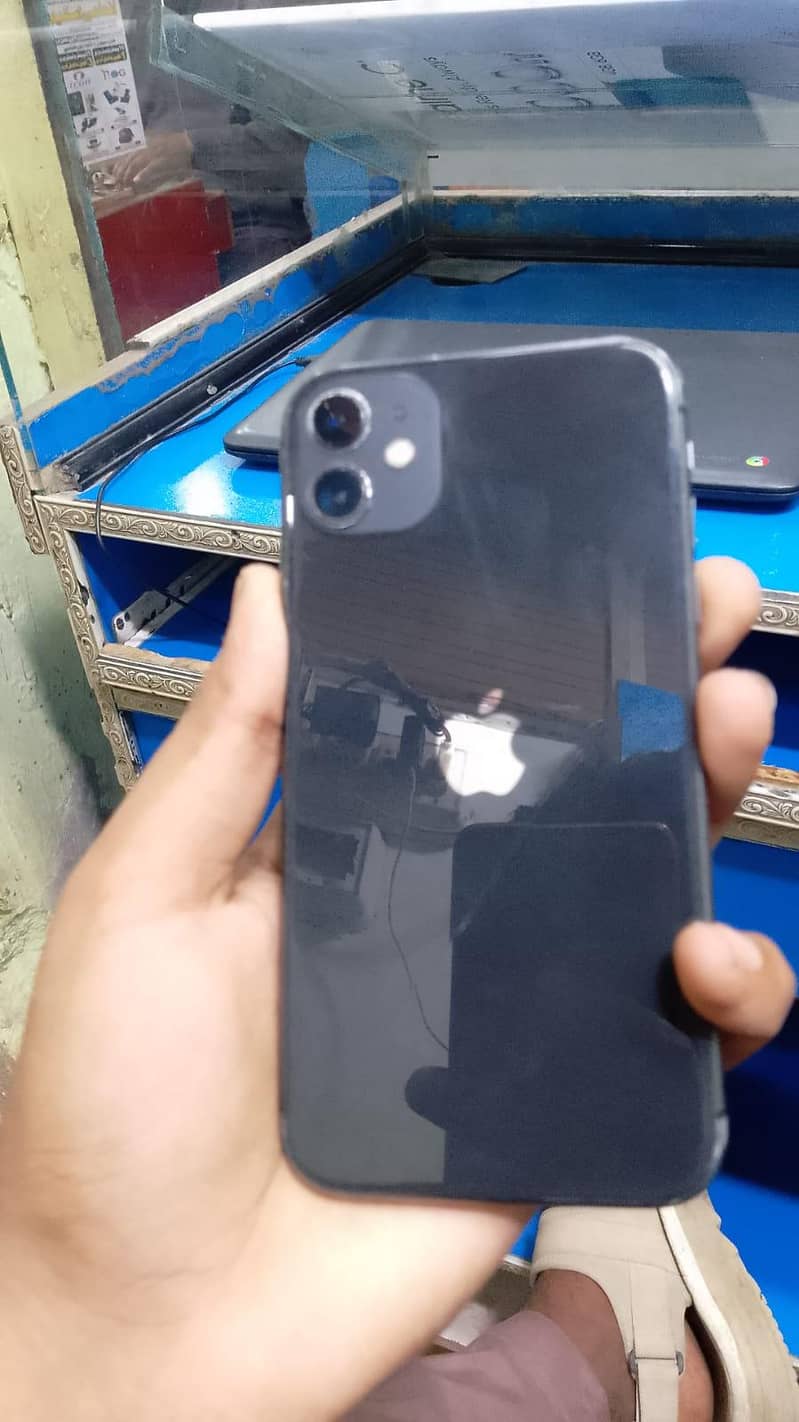 Apple iPhone 11 3