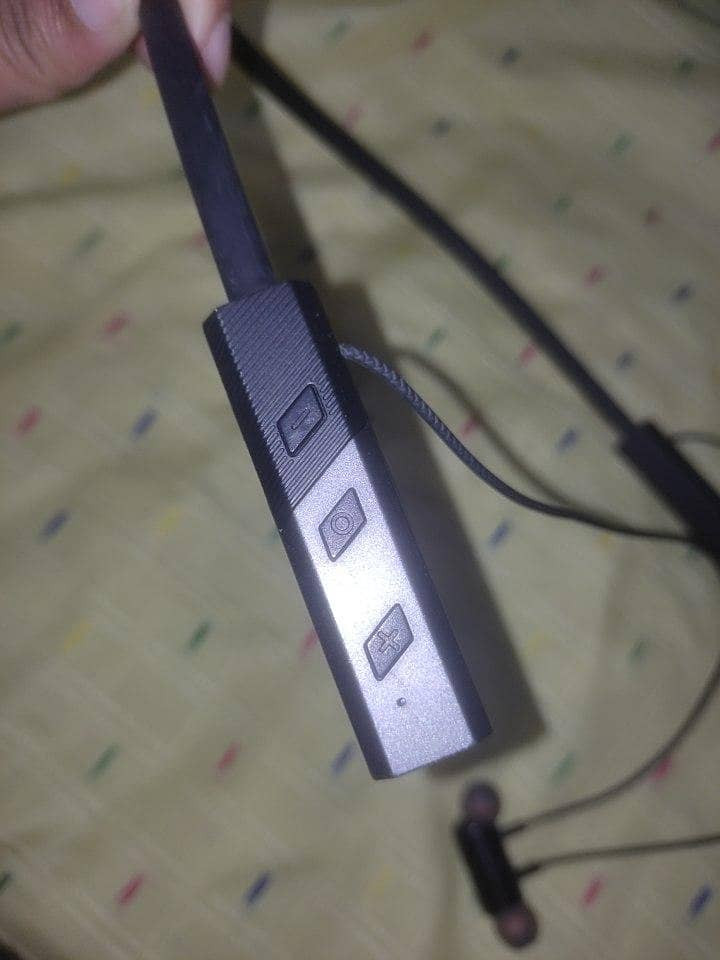 Maxon NB02. . Neck Bluetooth earphone. . 2