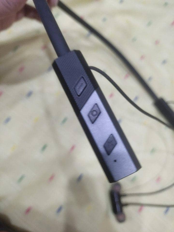 Maxon NB02. . Neck Bluetooth earphone. . 3