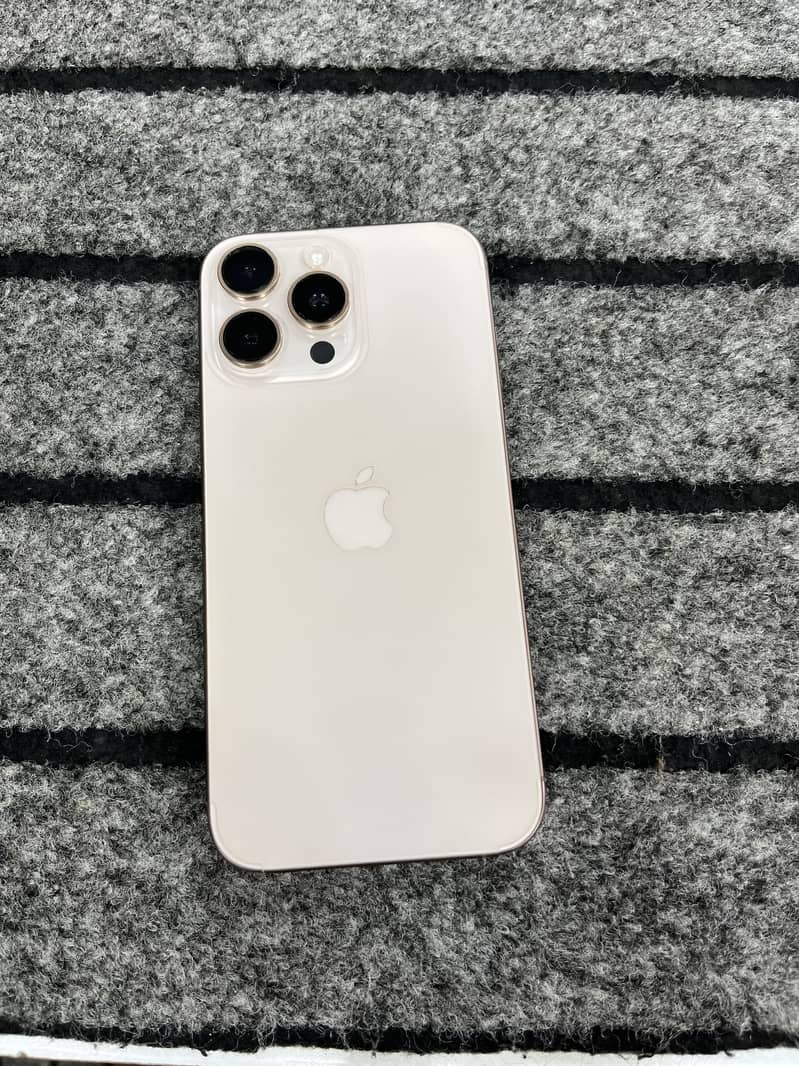 Apple iPhone 16 Pro Max 5
