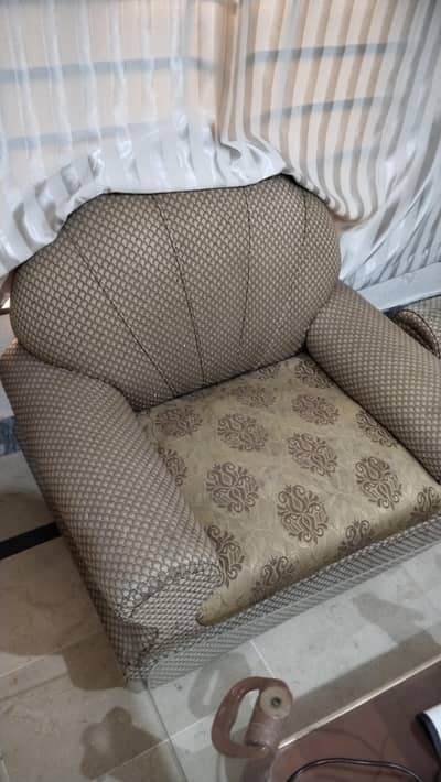 5-Seater Sofa Set in Good Condition / Fabric Sofa Set