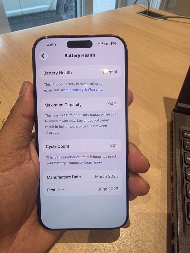 Apple iPhone 16 Pro Max 0