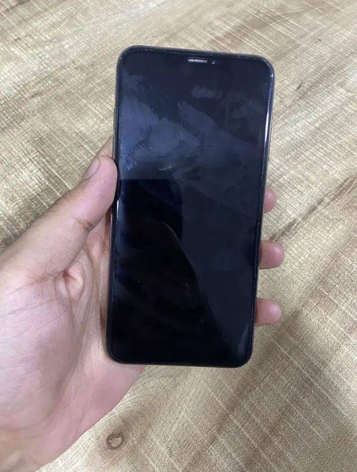 Apple iPhone XS Max 1
