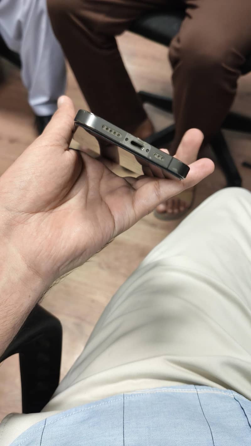 Apple iPhone 12 Pro 1