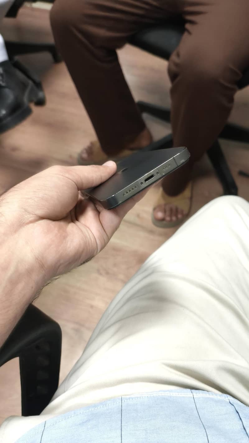 Apple iPhone 12 Pro 4