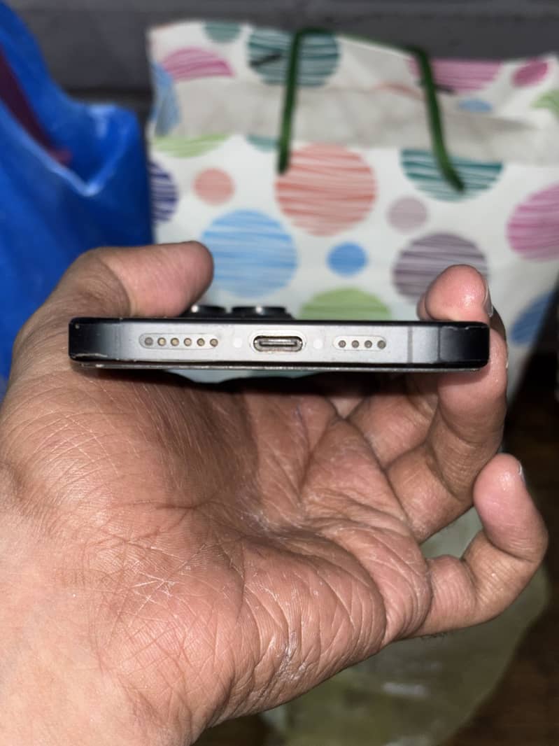 Apple iPhone 15 pro max 2