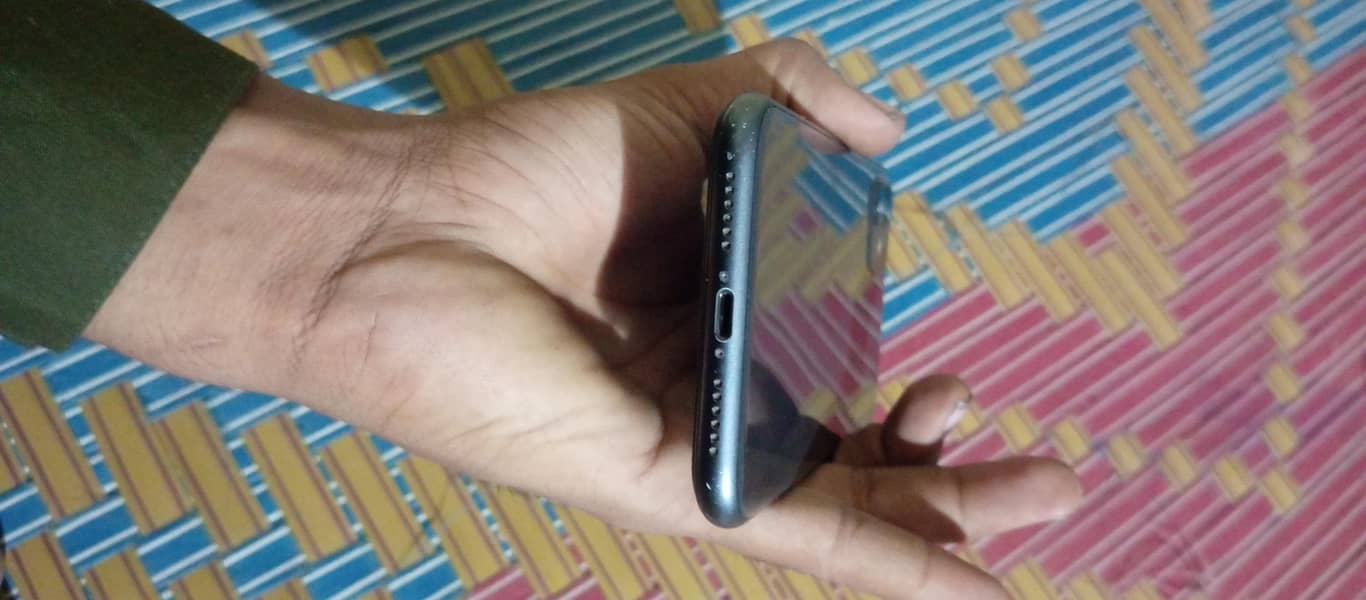 Apple iPhone 11 6